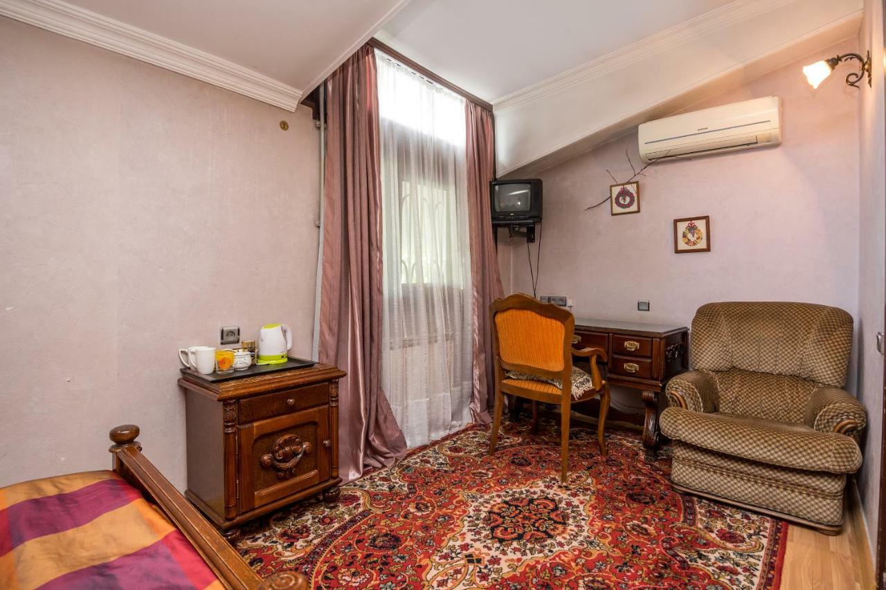 Lia'S Guest House Тбилиси Экстерьер фото