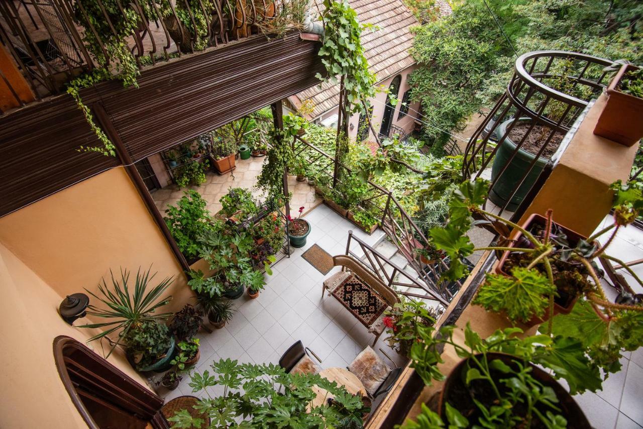 Lia'S Guest House Тбилиси Экстерьер фото