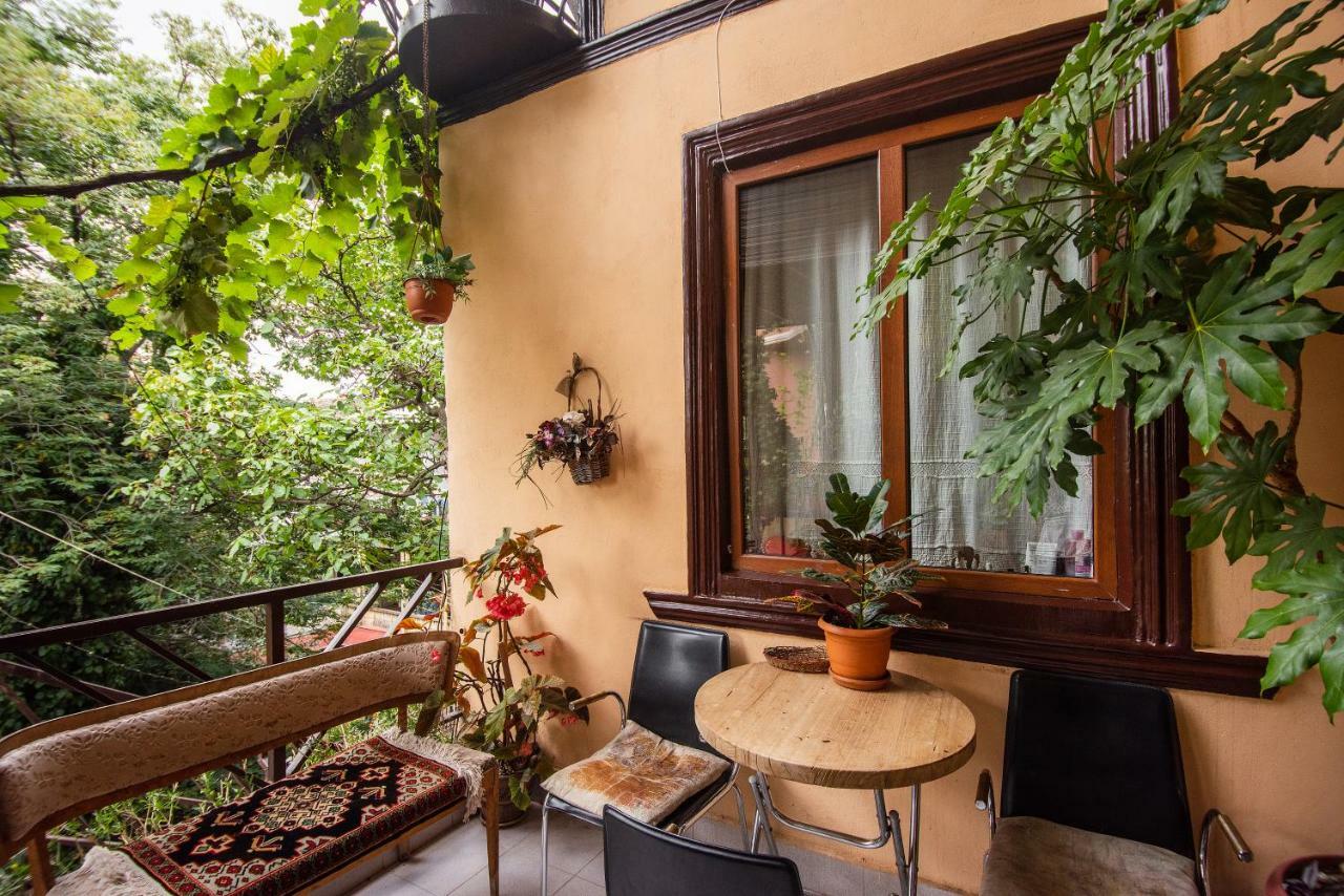Lia'S Guest House Тбилиси Экстерьер фото