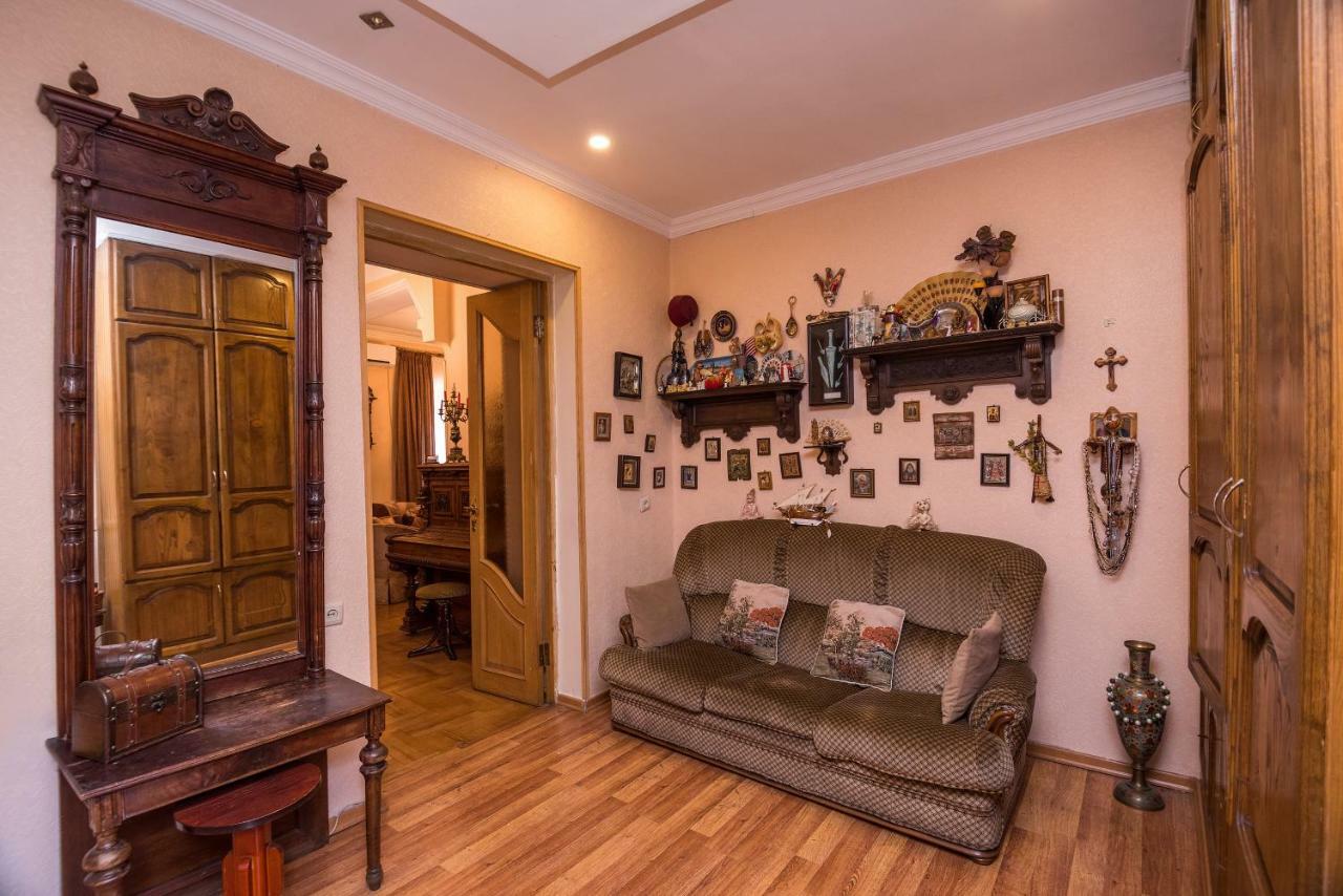 Lia'S Guest House Тбилиси Экстерьер фото