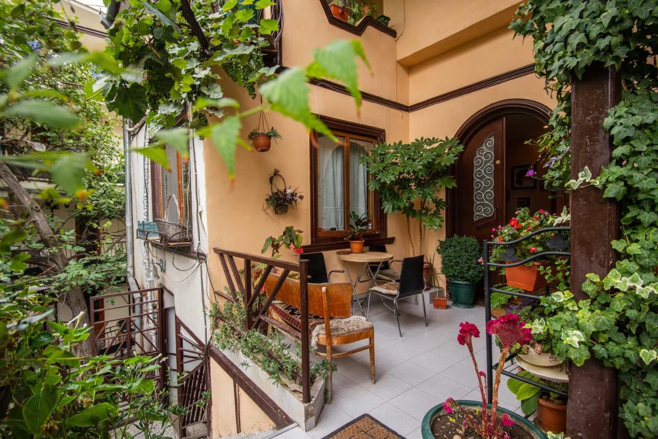 Lia'S Guest House Тбилиси Экстерьер фото